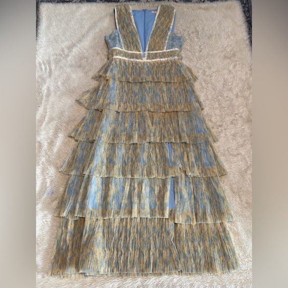 NWT Hutch Amora Tiered Tulle Gown - Size 10 - Picture 5 of 9